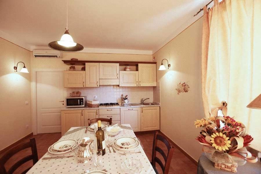 Borgo Villa Risi Siena Exterior foto